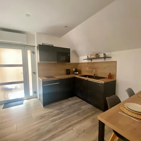 Les Appartements Du Vieux Poussan Exterior photo