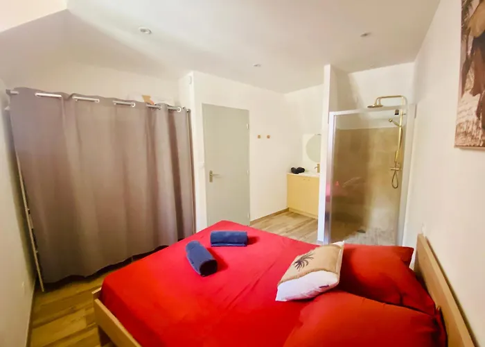 Les Appartements Du Vieux Poussan